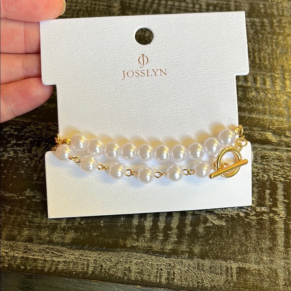 Elegant Gold Pearl Bracelet
